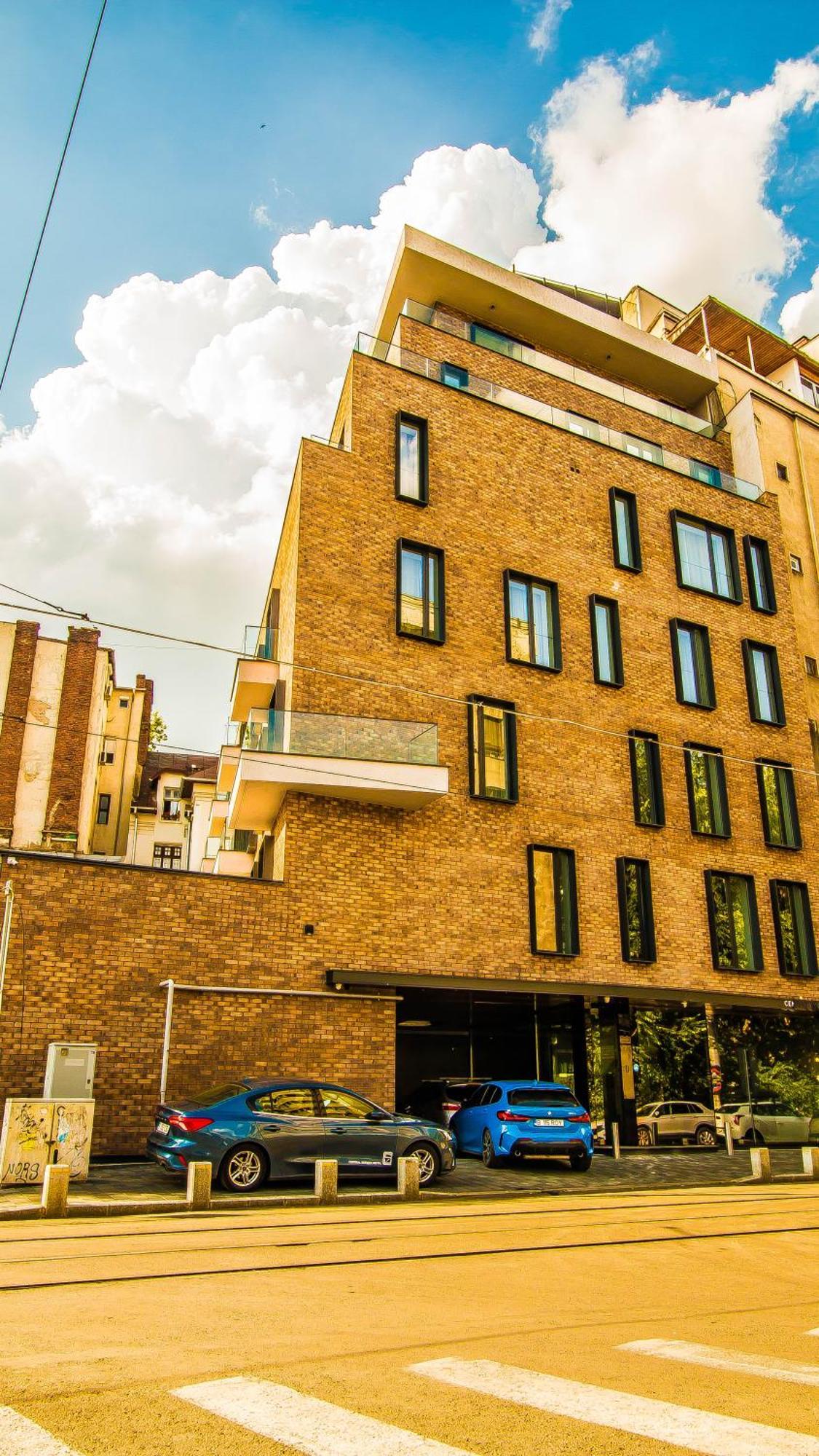 Central Carol Aparthotel 2 Бухарест Экстерьер фото