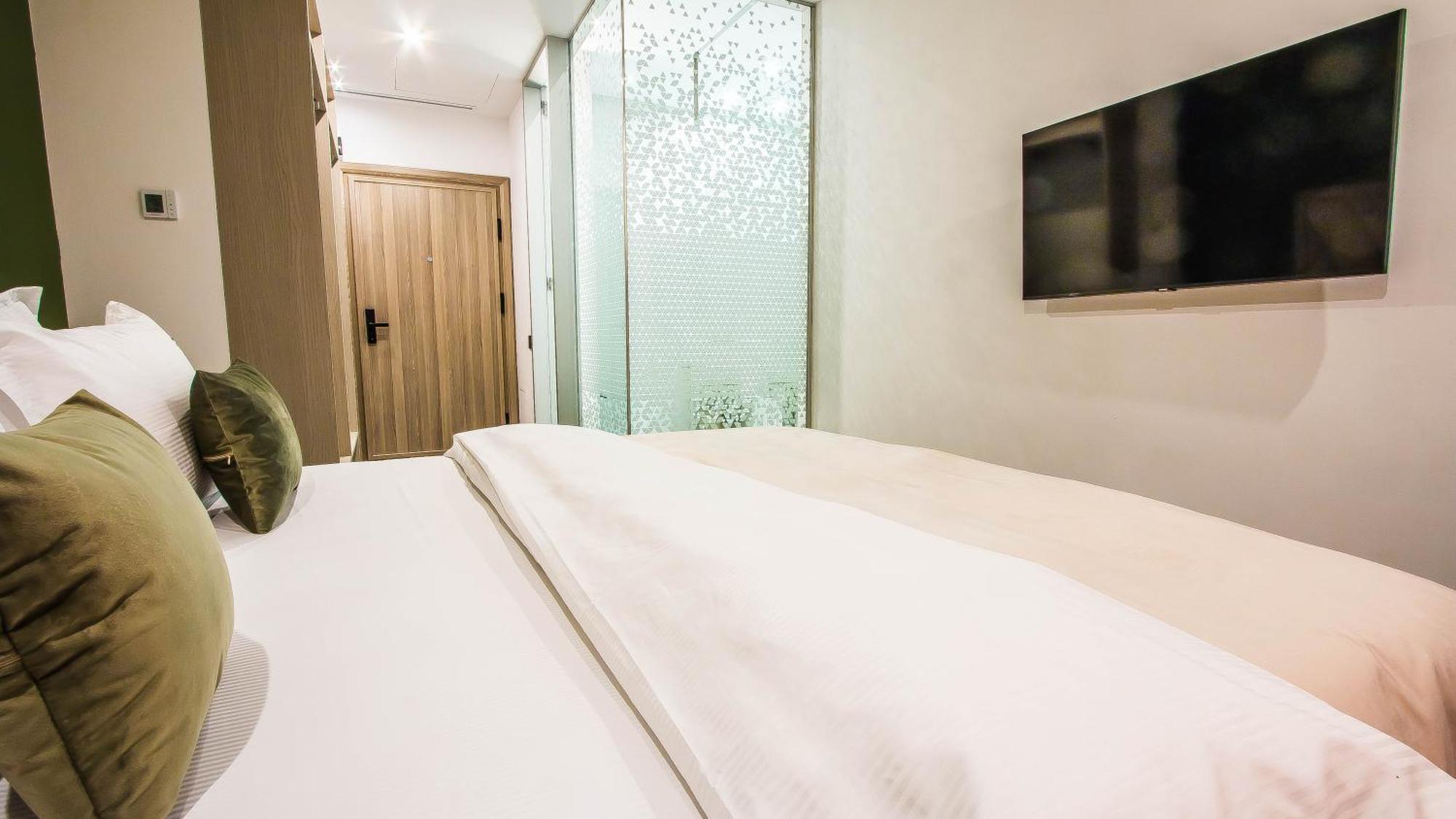 Central Carol Aparthotel 2 Бухарест Экстерьер фото
