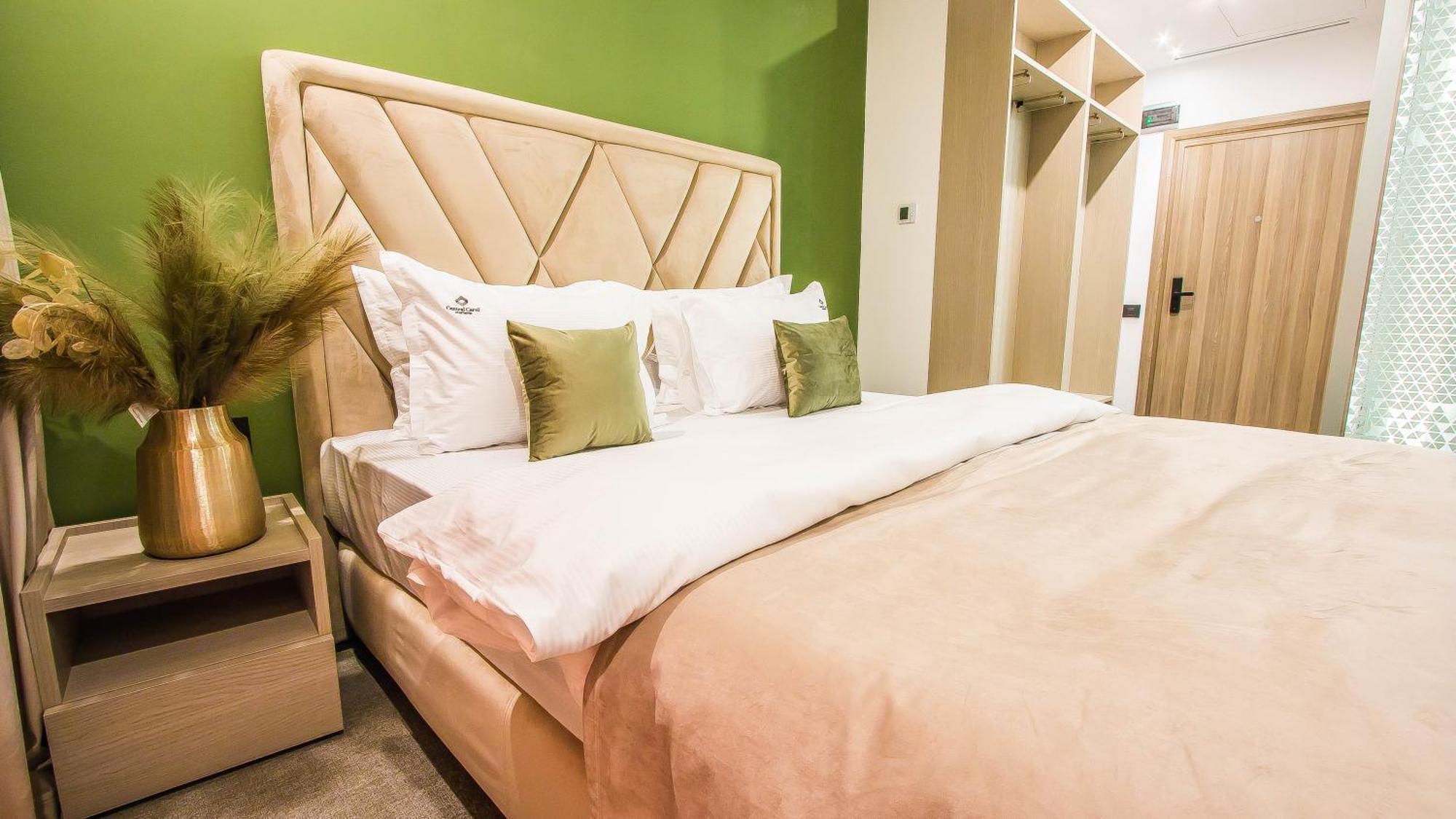 Central Carol Aparthotel 2 Бухарест Экстерьер фото