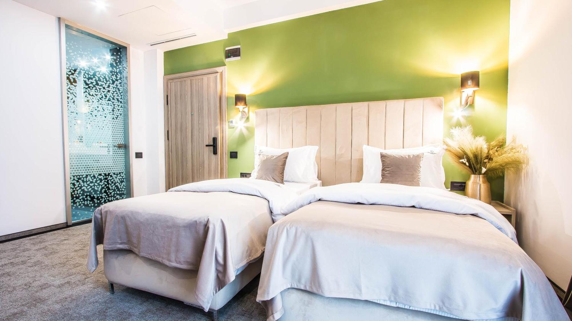 Central Carol Aparthotel 2 Бухарест Экстерьер фото